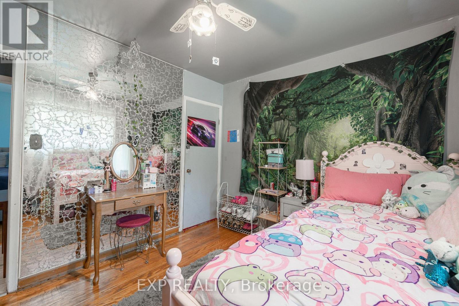 2896 Portage Road, Niagara Falls (Church'S Lane), ON - Indoor Photo Showing Bedroom