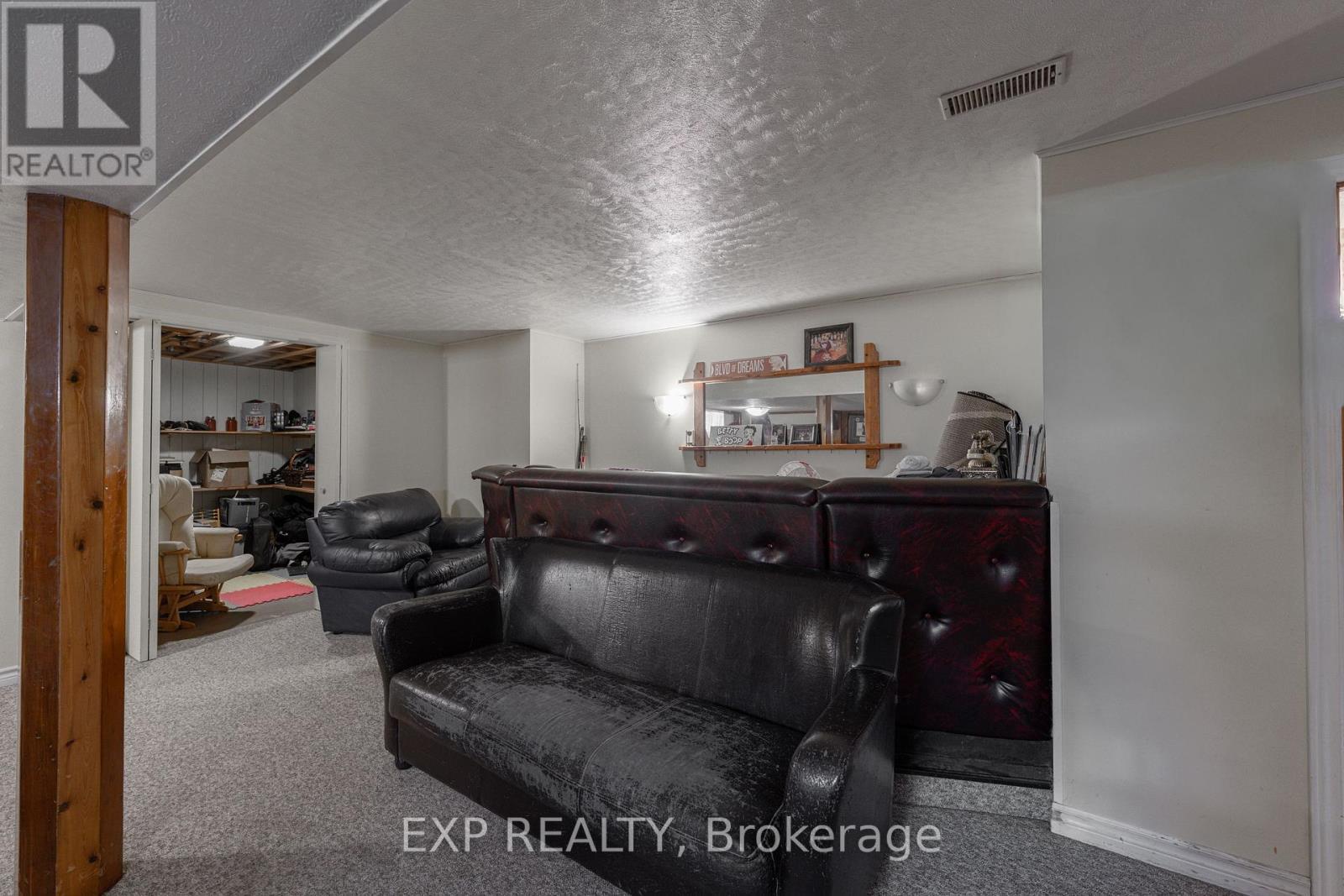 2896 Portage Road, Niagara Falls (Church'S Lane), ON - Indoor