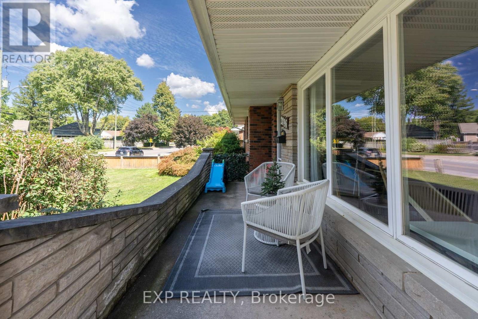 2896 Portage Road, Niagara Falls (Church'S Lane), ON - Outdoor With Deck Patio Veranda With Exterior