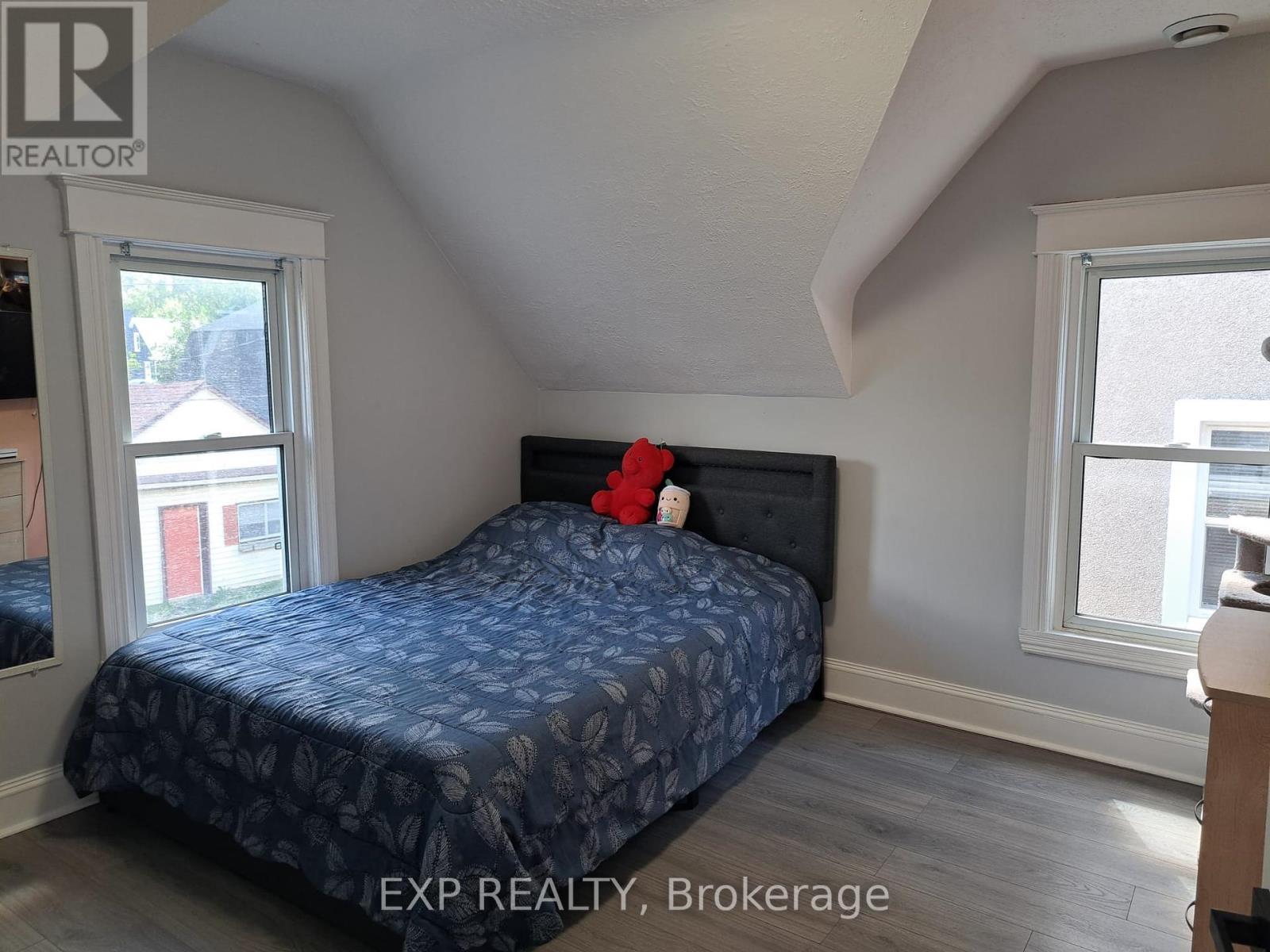 41 Kent Street, Welland (Welland Downtown), ON - Indoor Photo Showing Bedroom