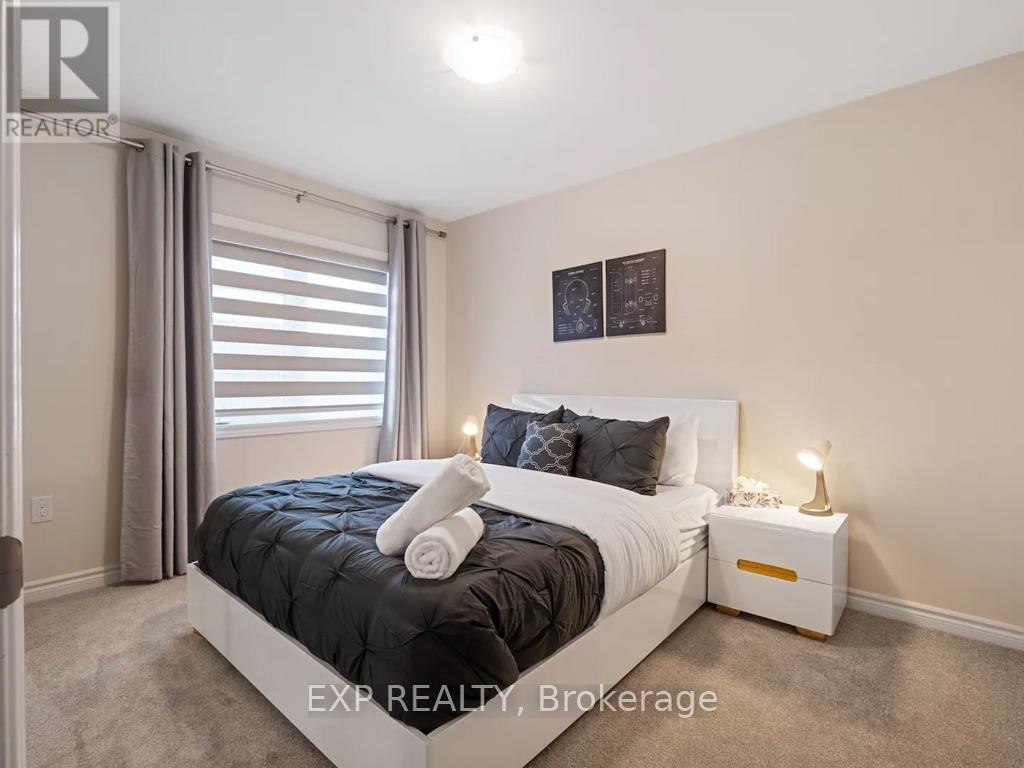 2 Sun Haven Lane, Thorold (Rolling Meadows), ON - Indoor Photo Showing Bedroom