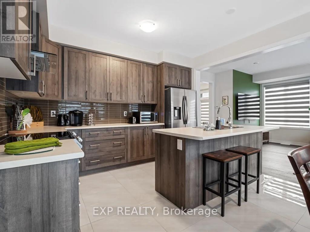 2 Sun Haven Lane, Thorold (Rolling Meadows), ON - Indoor Photo Showing Kitchen With Stainless Steel Kitchen With Upgraded Kitchen
