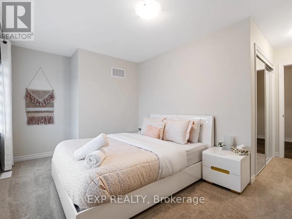 2 Sun Haven Lane, Thorold (Rolling Meadows), ON - Indoor Photo Showing Bedroom