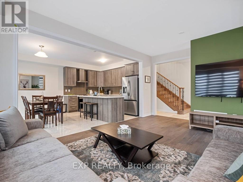 2 Sun Haven Lane, Thorold (Rolling Meadows), ON - Indoor Photo Showing Living Room