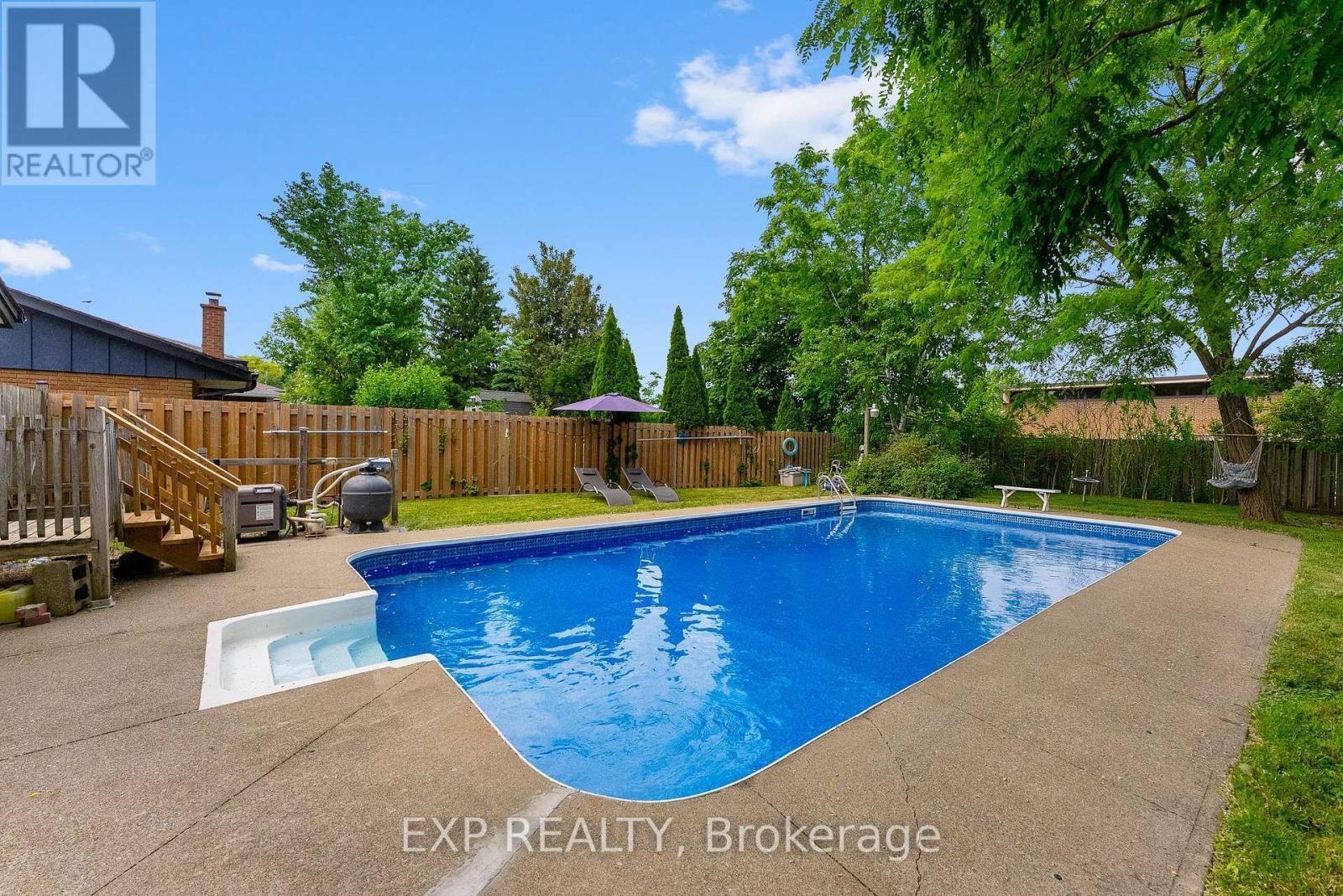 6937 Waterloo Drive, Niagara Falls (Casey), ON - Outdoor With In Ground Pool With Backyard