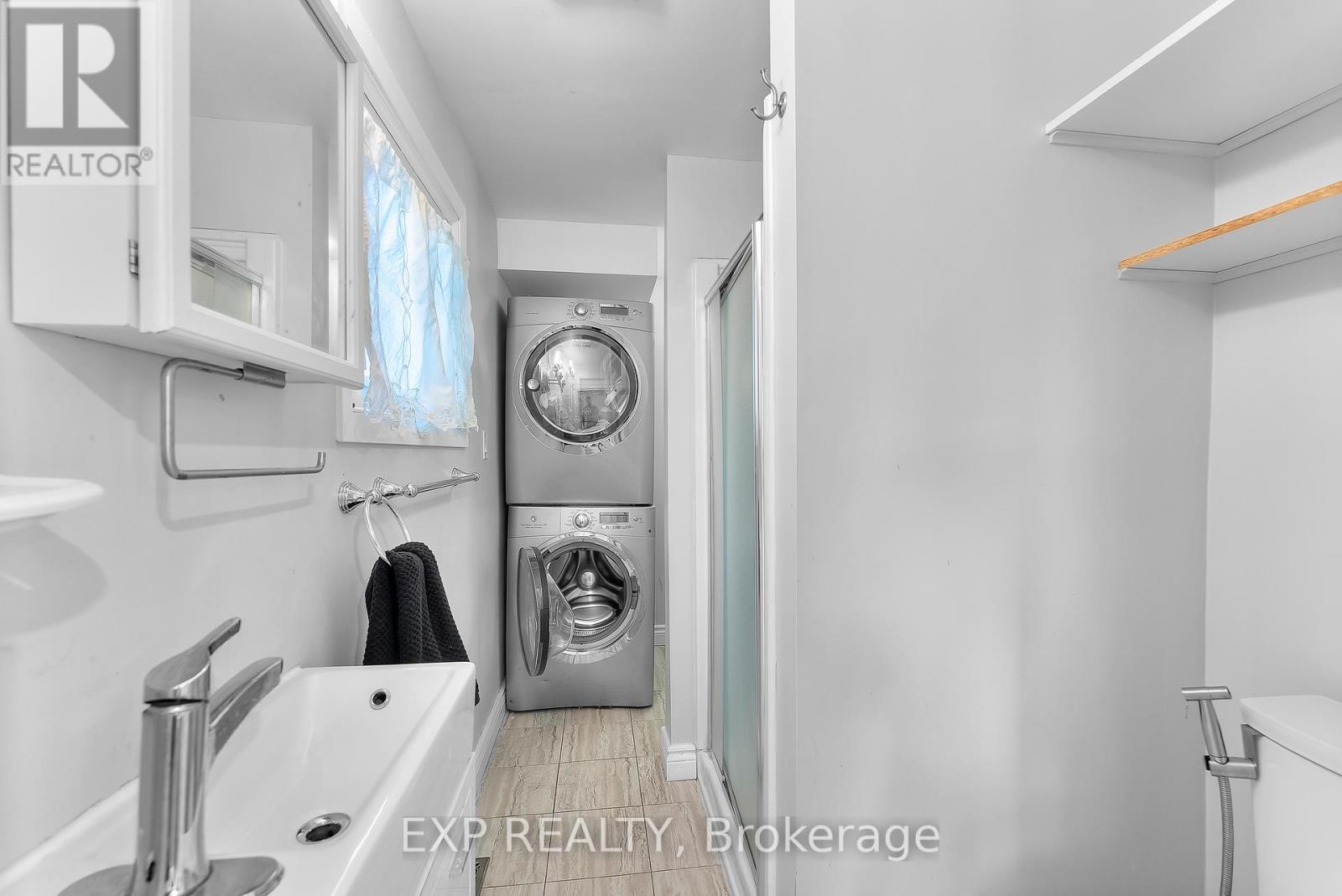 Main Floor 3-Piece With LBedrooaundry - 6937 Waterloo Drive, Niagara Falls (Casey), ON - Indoor Photo Showing Laundry Room