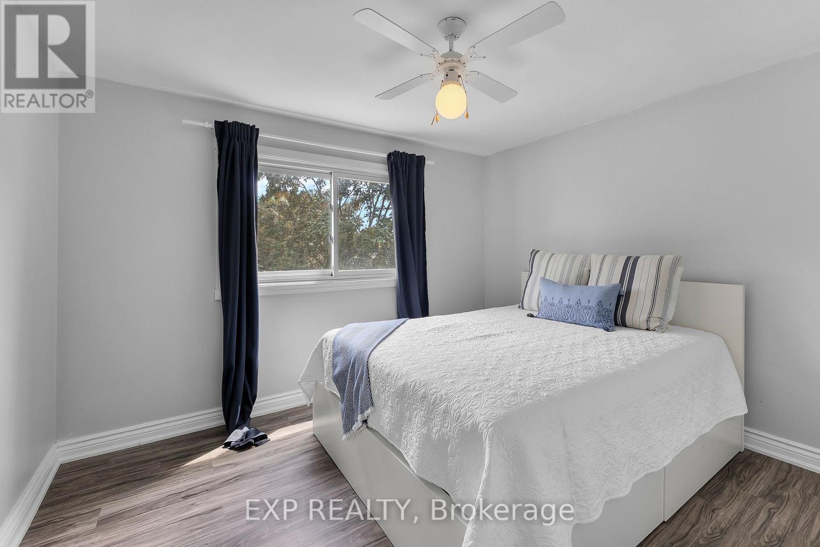 6937 Waterloo Drive, Niagara Falls (Casey), ON - Indoor Photo Showing Bedroom