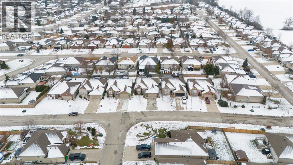 4015 Rosemount Drive, Petrolia, ON - Outdoor With View