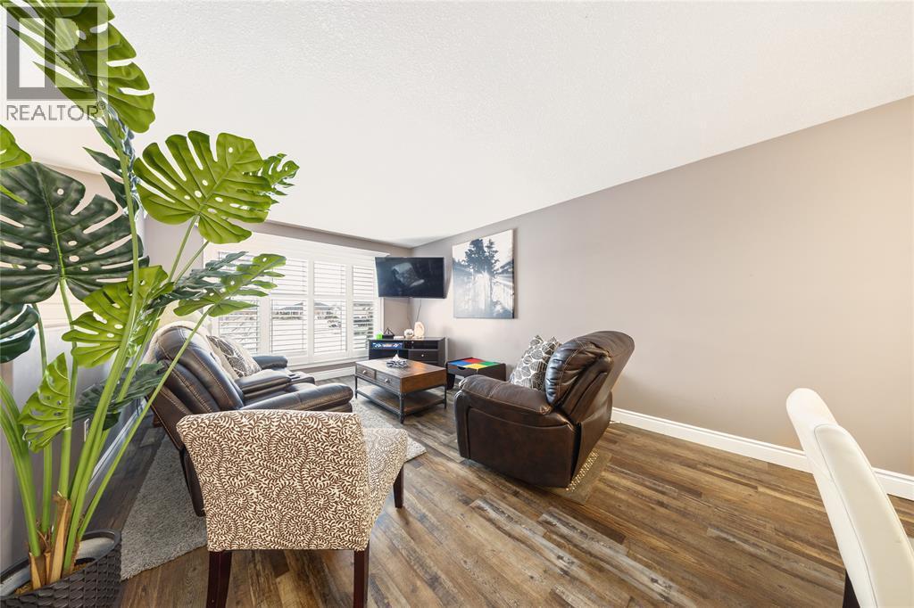 4015 Rosemount Drive, Petrolia, ON - Indoor