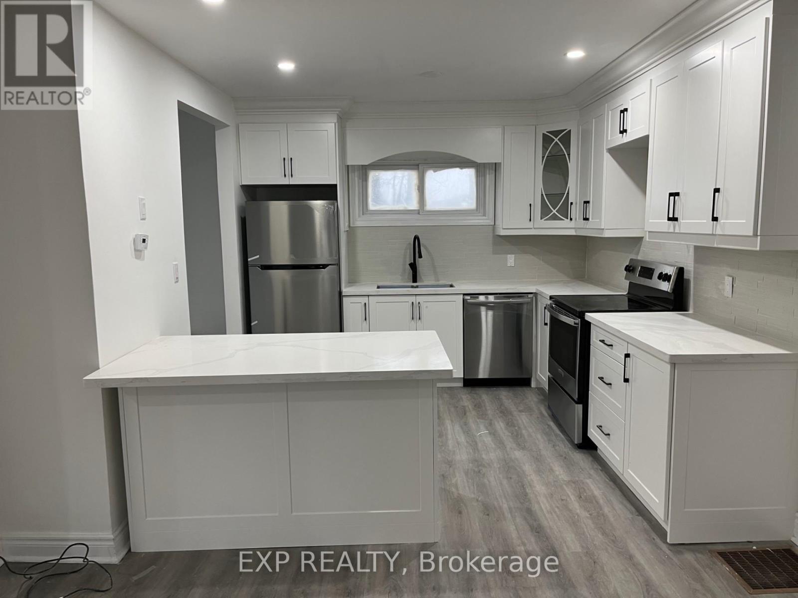 Kitchen - 5051 Huron Street, Niagara Falls (Cherrywood), ON - Indoor Photo Showing Kitchen
