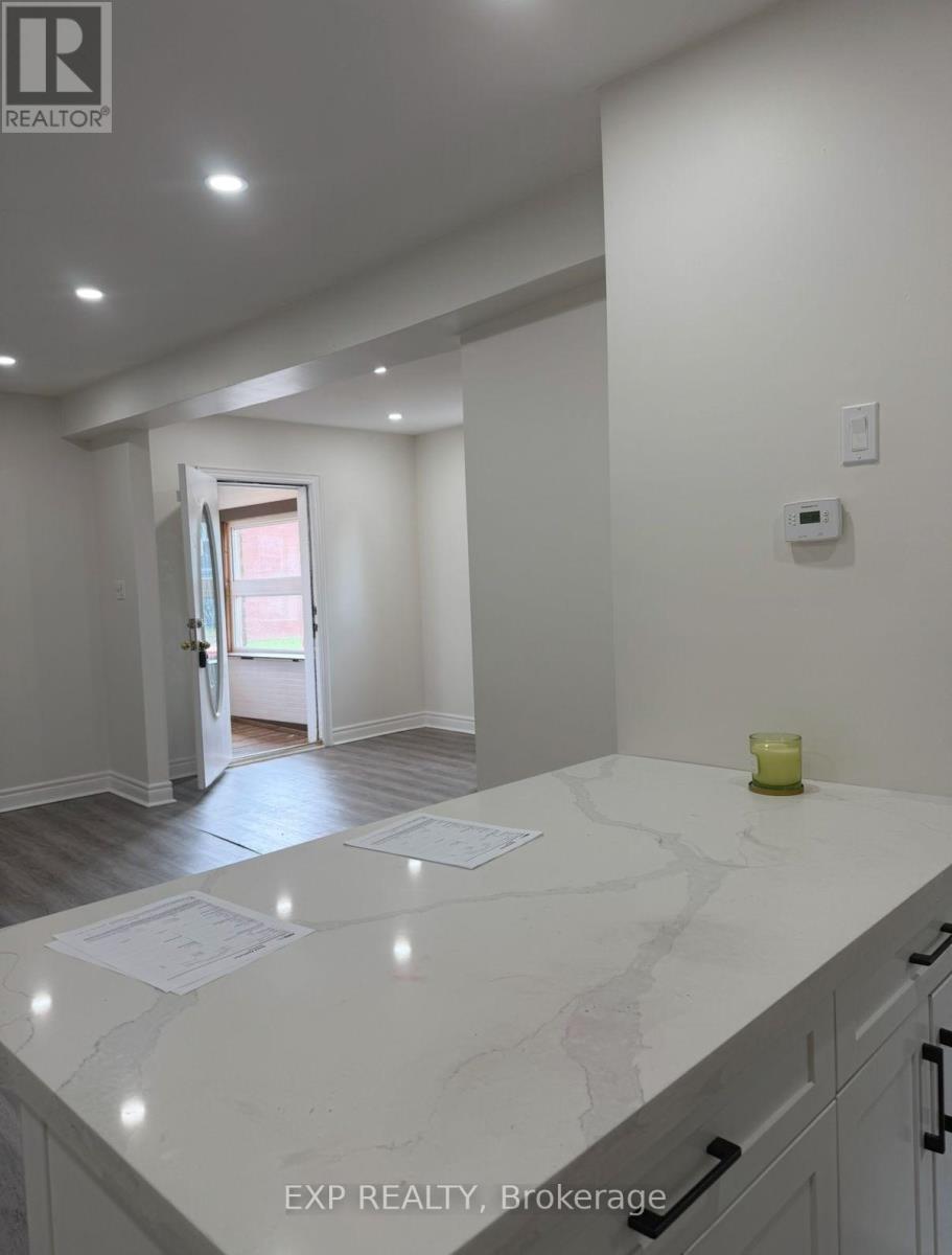 Front Entrance - 5051 Huron Street, Niagara Falls (Cherrywood), ON - Indoor Photo Showing Other Room