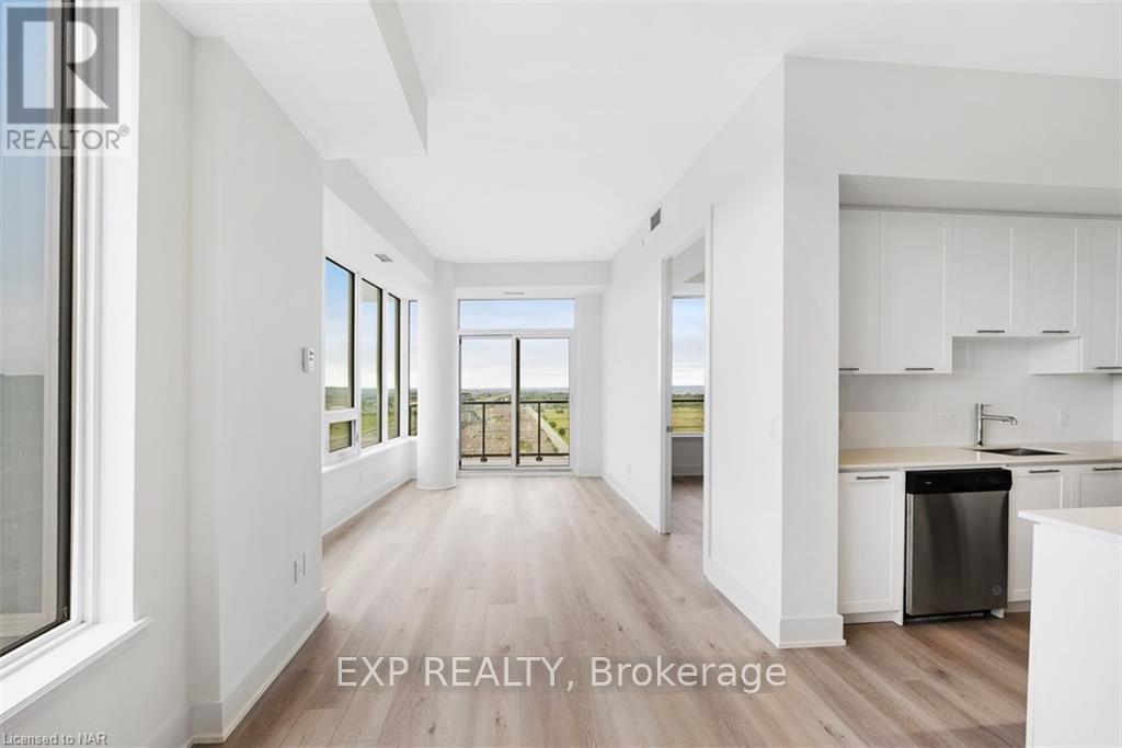 1802 - 385 Winston Road, Grimsby (Grimsby Beach), ON - Indoor