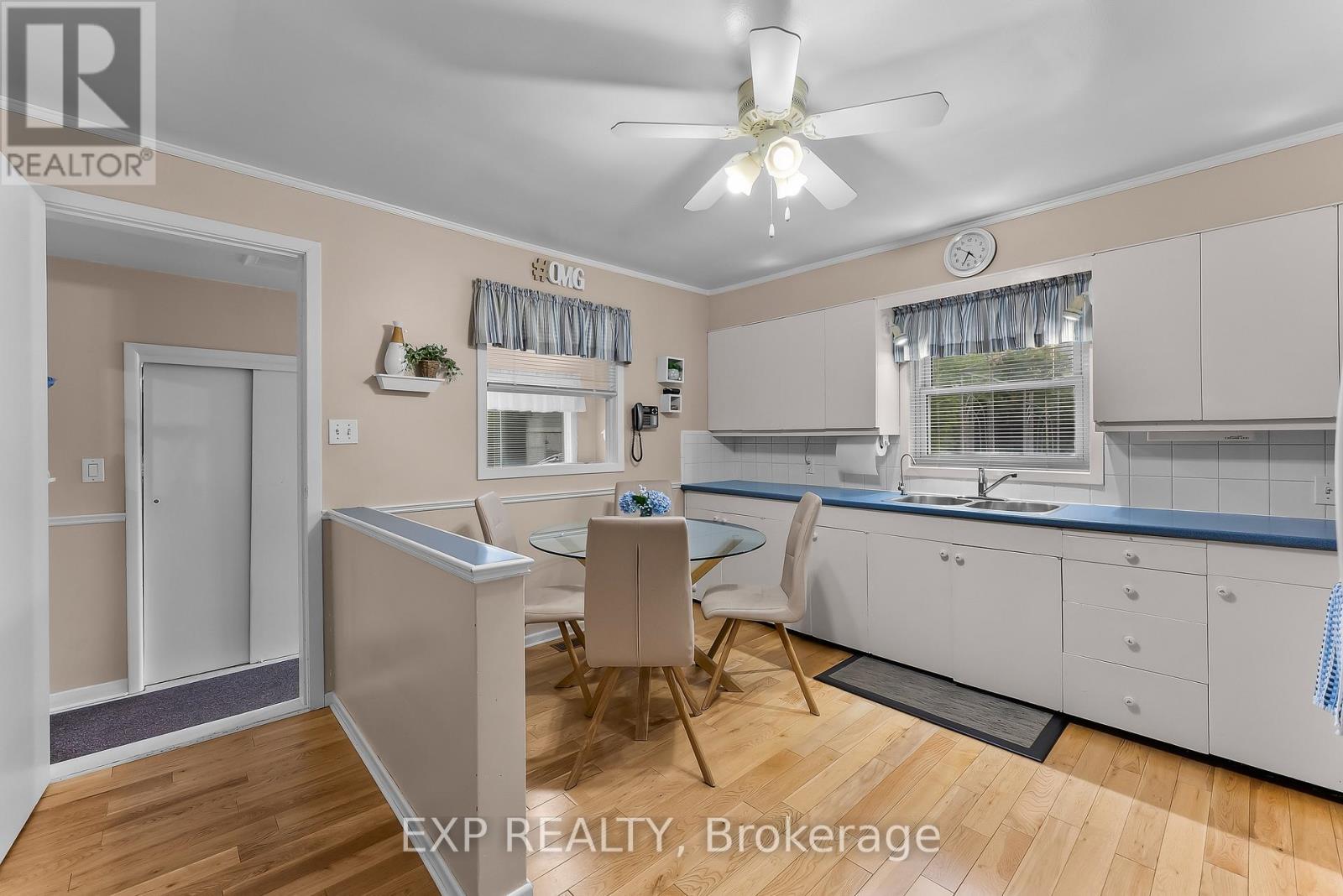 67 Pine Street S, Thorold (Thorold Downtown), ON - Indoor Photo Showing Kitchen With Double Sink