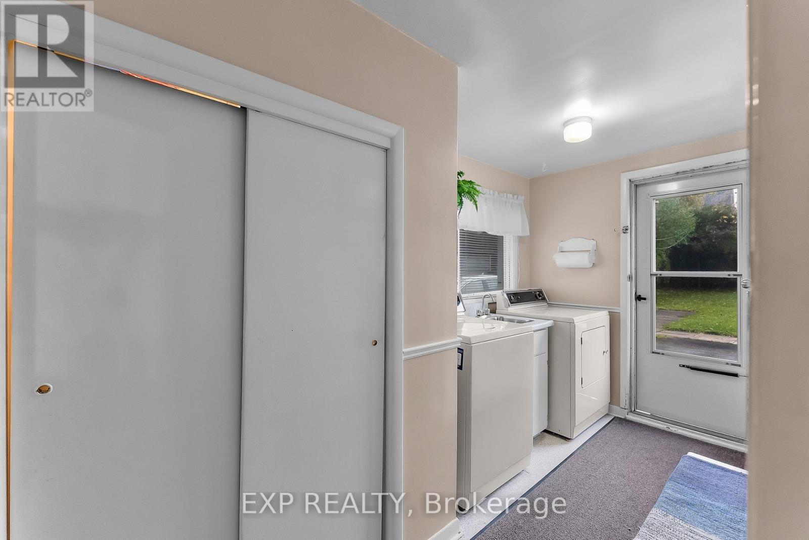 67 Pine Street S, Thorold (Thorold Downtown), ON - Indoor Photo Showing Laundry Room