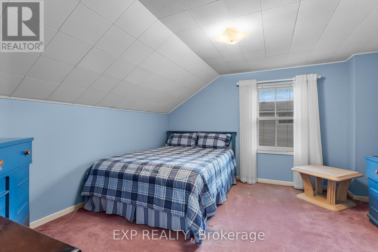 67 Pine Street S, Thorold (Thorold Downtown), ON - Indoor Photo Showing Bedroom