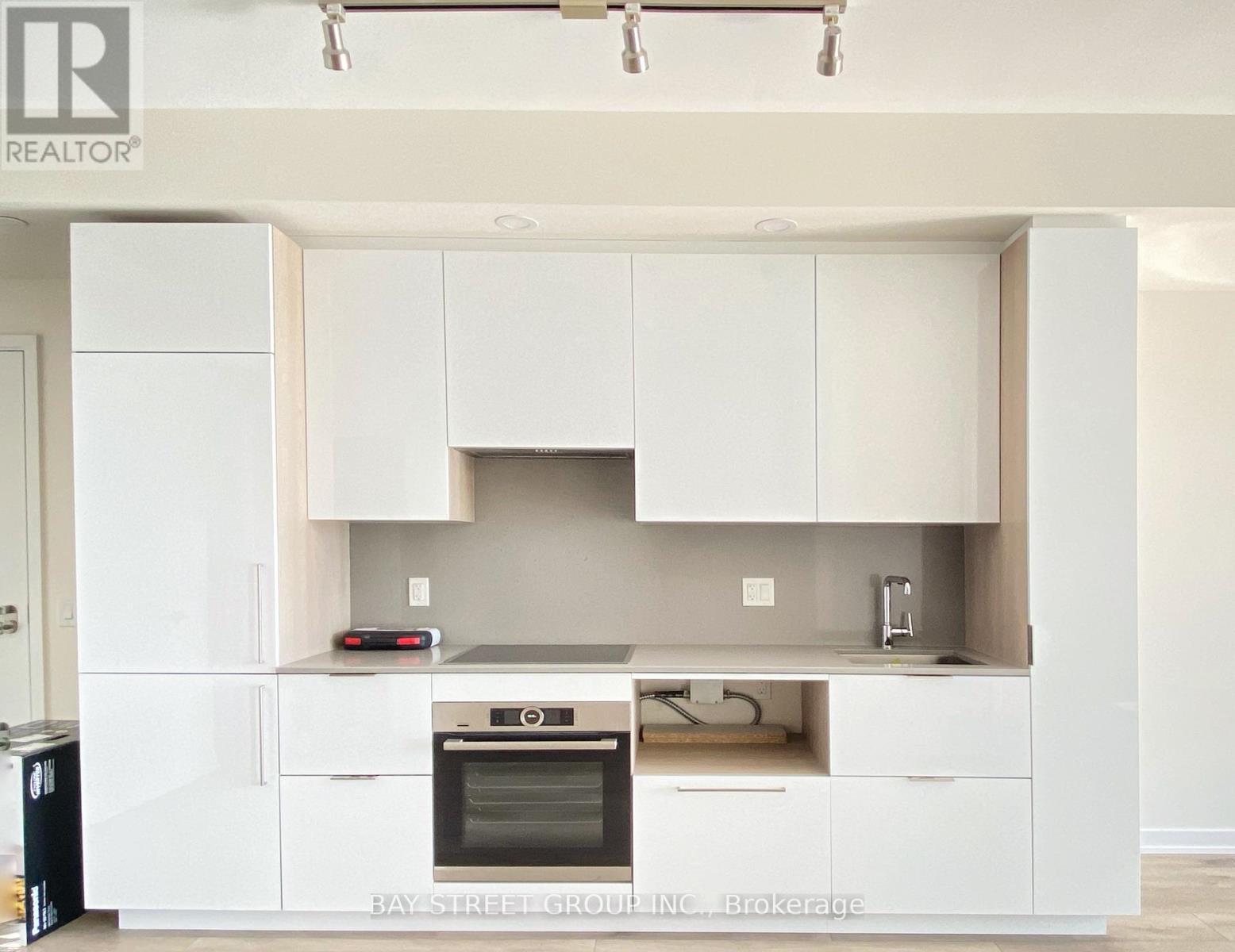 3210 - 28 Freeland Street, Toronto, ON - Indoor Photo Showing Kitchen