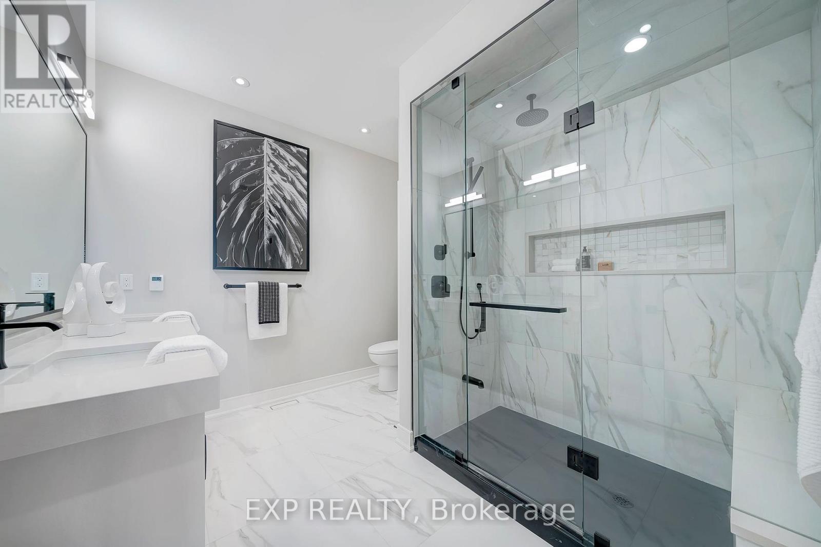 G - 304 Perth Trail, Welland (Hwy 406/Welland), ON - Indoor Photo Showing Bathroom