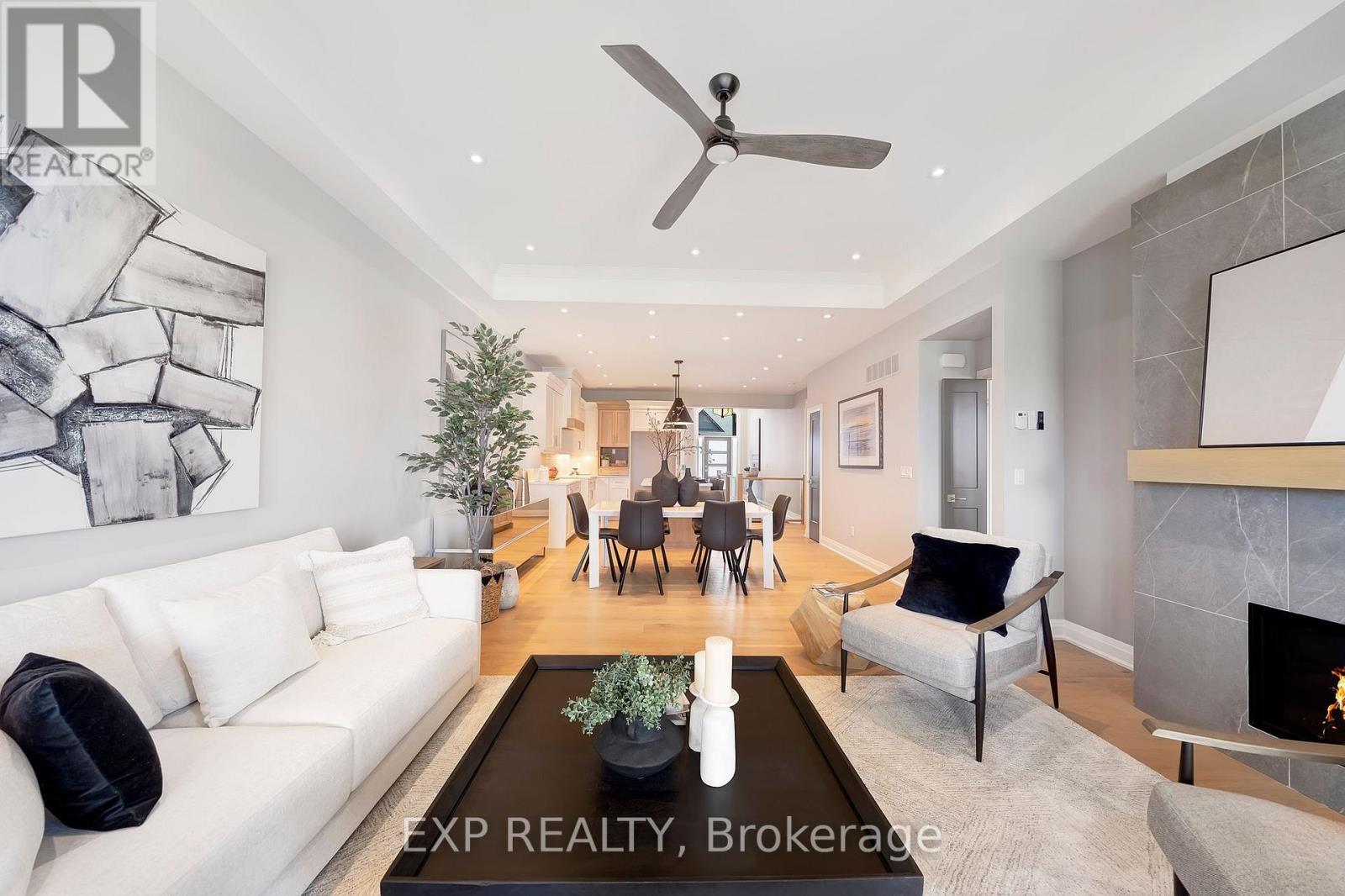 H - 296 Perth Trail, Welland (Hwy 406/Welland), ON - Indoor Photo Showing Living Room