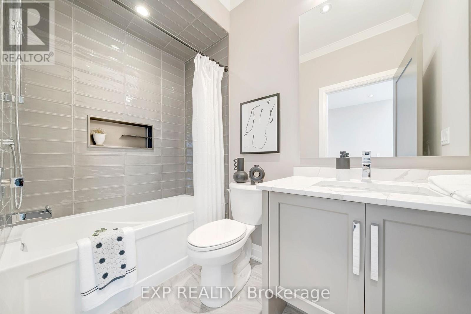 Main Floor Bathroom - H - 296 Perth Trail, Welland (Hwy 406/Welland), ON - Indoor Photo Showing Bathroom