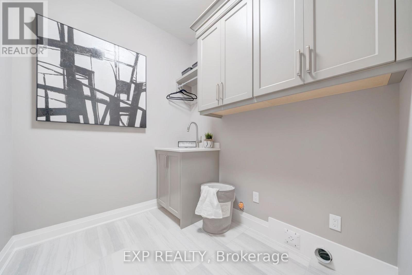 Main Floor Laundry - H - 296 Perth Trail, Welland (Hwy 406/Welland), ON - Indoor Photo Showing Other Room