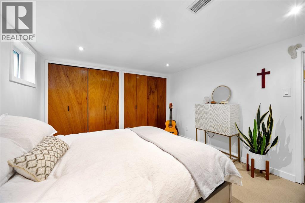 917 Hemlock Avenue Unit# 2, Sarnia, ON - Indoor Photo Showing Bedroom