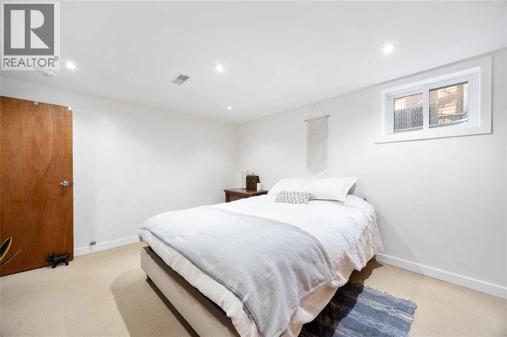 917 Hemlock Avenue Unit# 2, Sarnia, ON - Indoor Photo Showing Bedroom