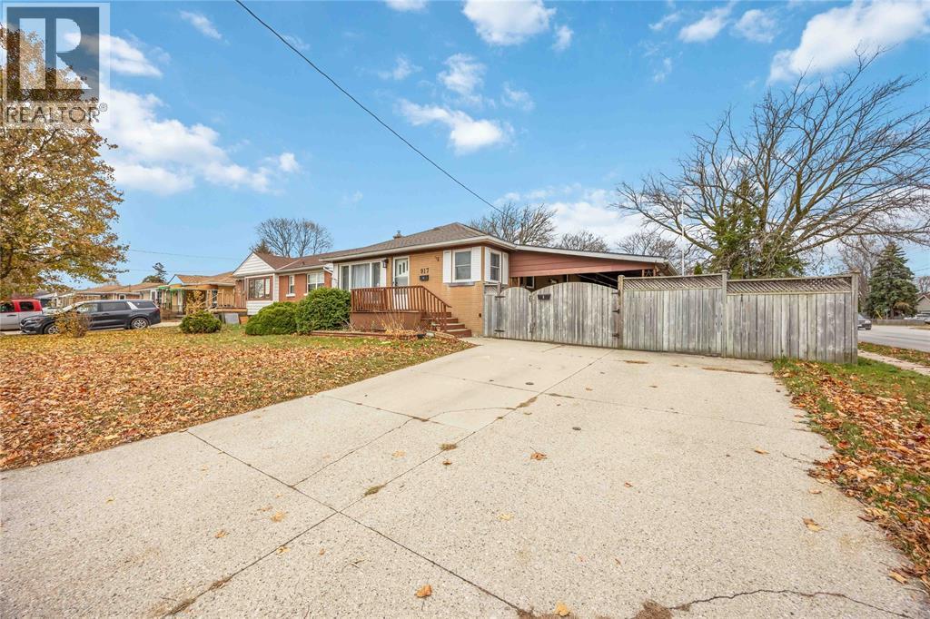 917 Hemlock Avenue Unit# 2, Sarnia, ON - Outdoor