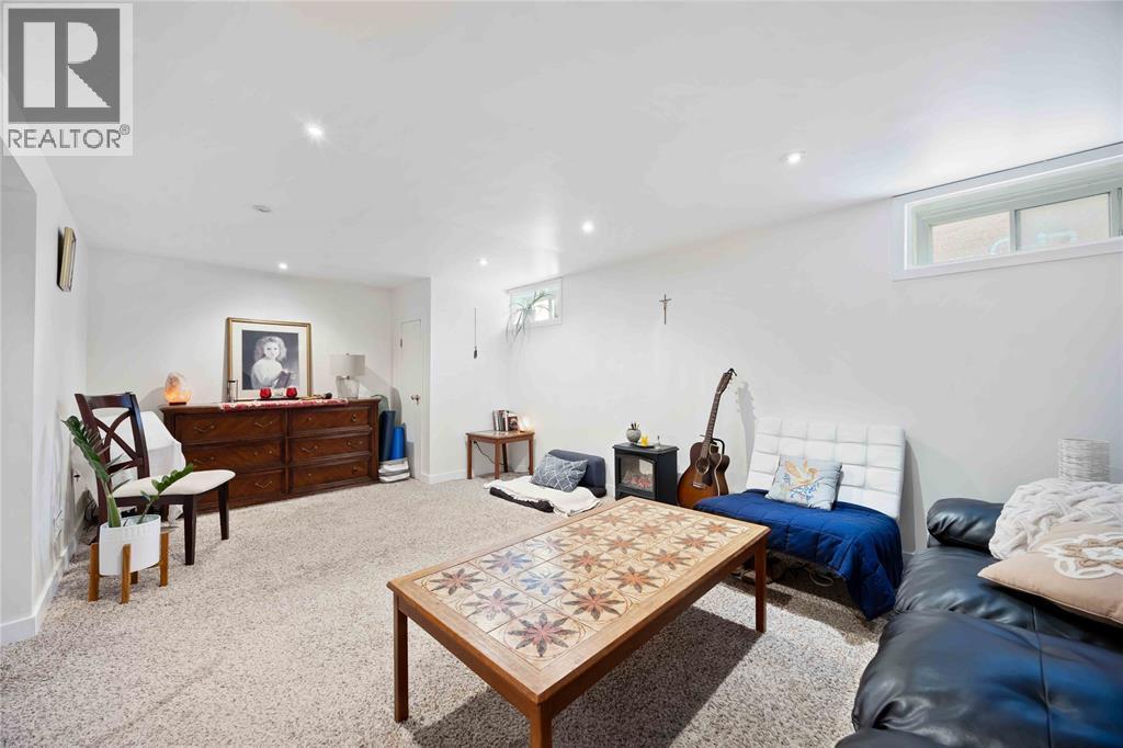 917 Hemlock Avenue Unit# 2, Sarnia, ON - Indoor