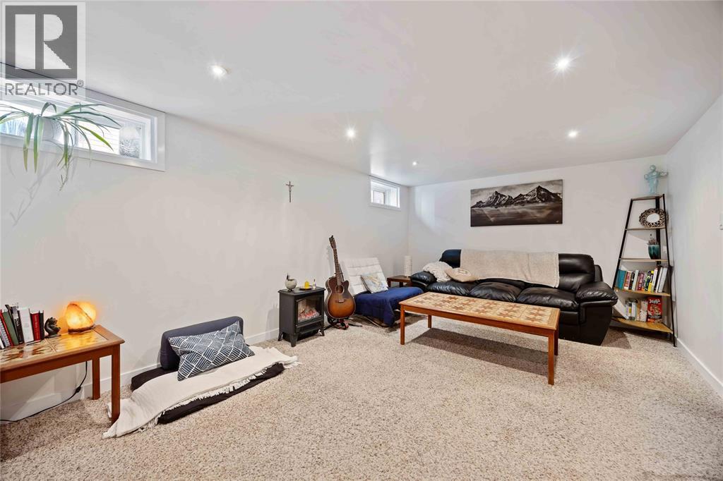 917 Hemlock Avenue Unit# 2, Sarnia, ON - Indoor