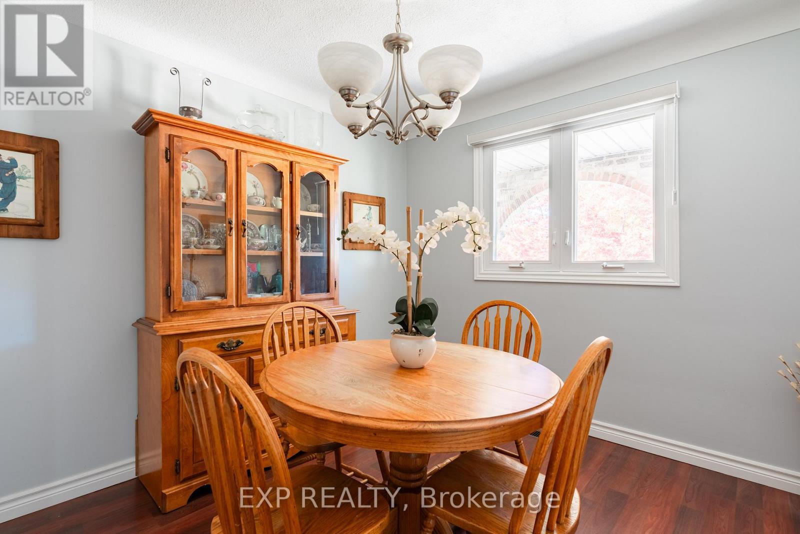 Formal dinning room - 494 Scott Street, St. Catharines (Carlton/Bunting), ON - Indoor Photo Showing Dining Room