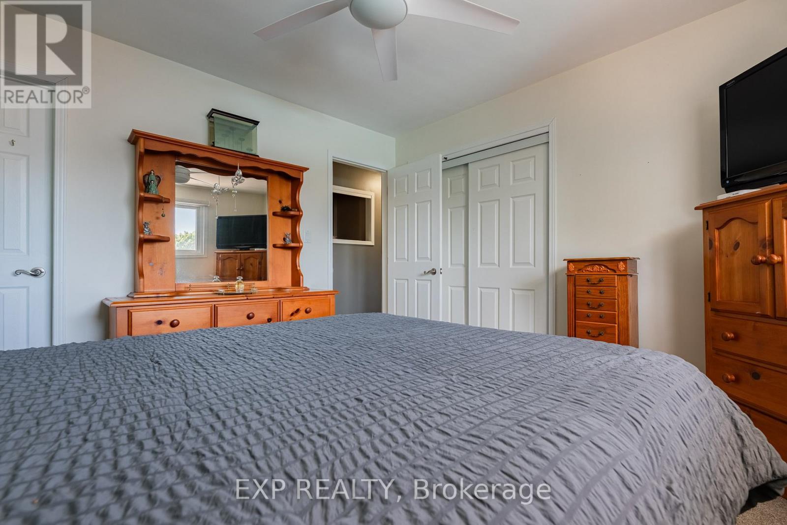 494 Scott Street, St. Catharines (Carlton/Bunting), ON - Indoor Photo Showing Bedroom