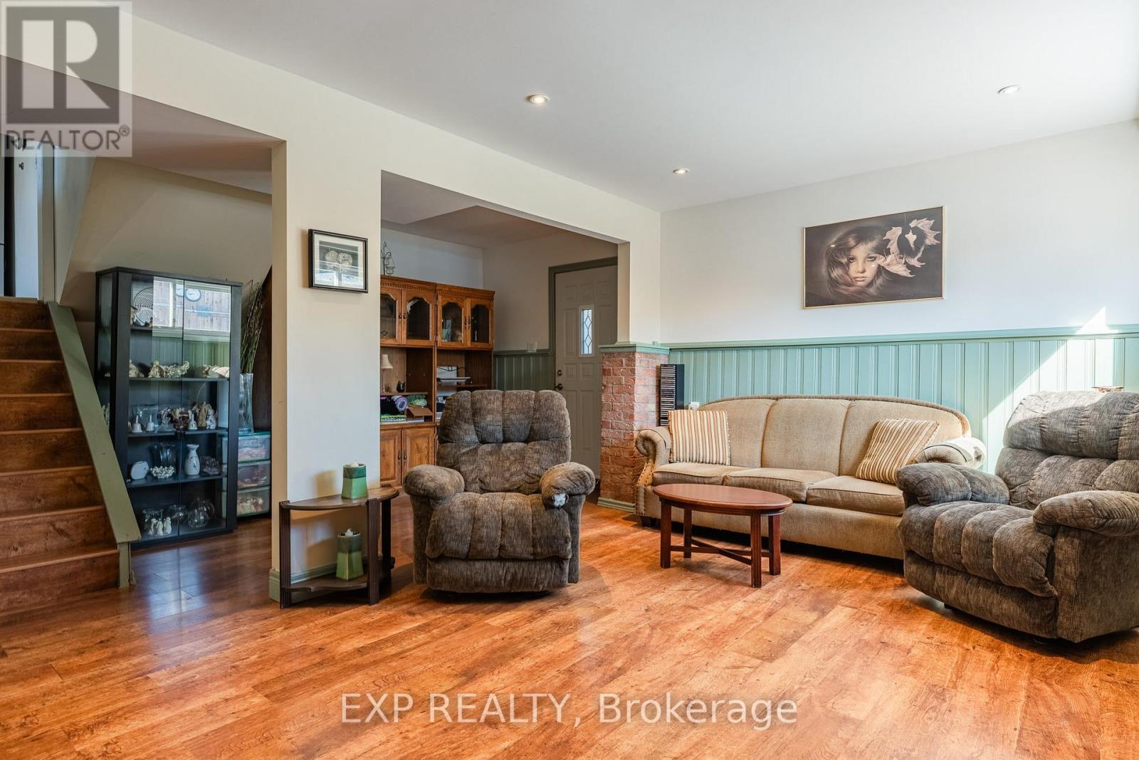 494 Scott Street, St. Catharines (Carlton/Bunting), ON - Indoor Photo Showing Living Room