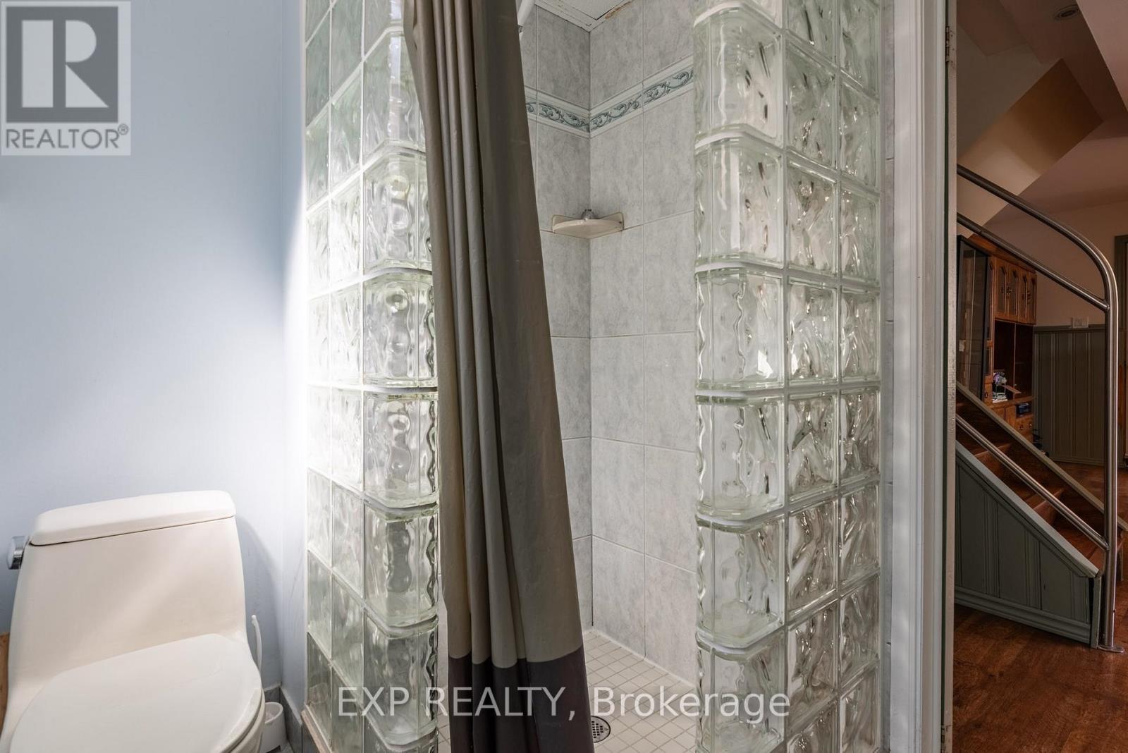 494 Scott Street, St. Catharines (Carlton/Bunting), ON - Indoor Photo Showing Bathroom