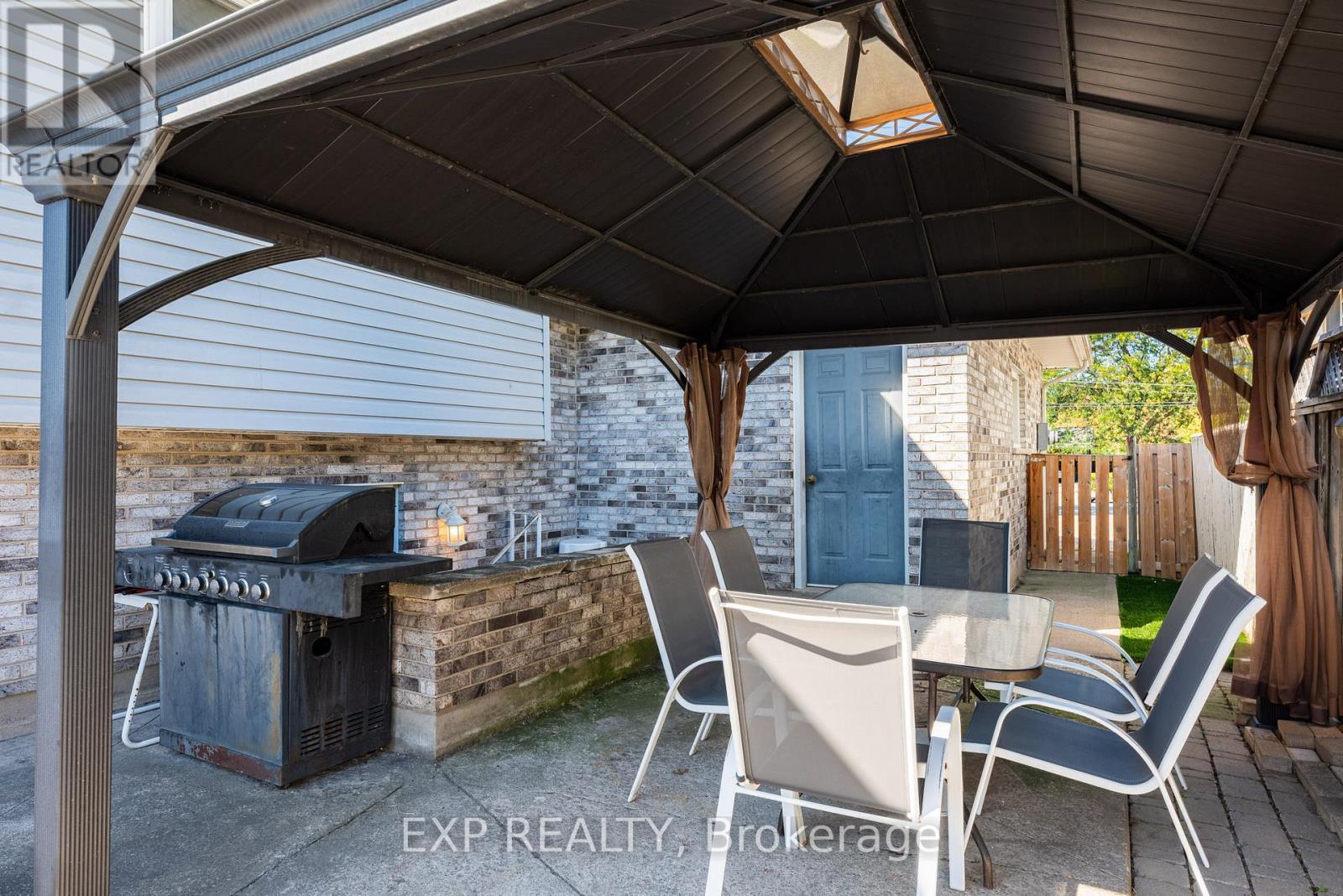 494 Scott Street, St. Catharines (Carlton/Bunting), ON - Outdoor With Deck Patio Veranda With Exterior