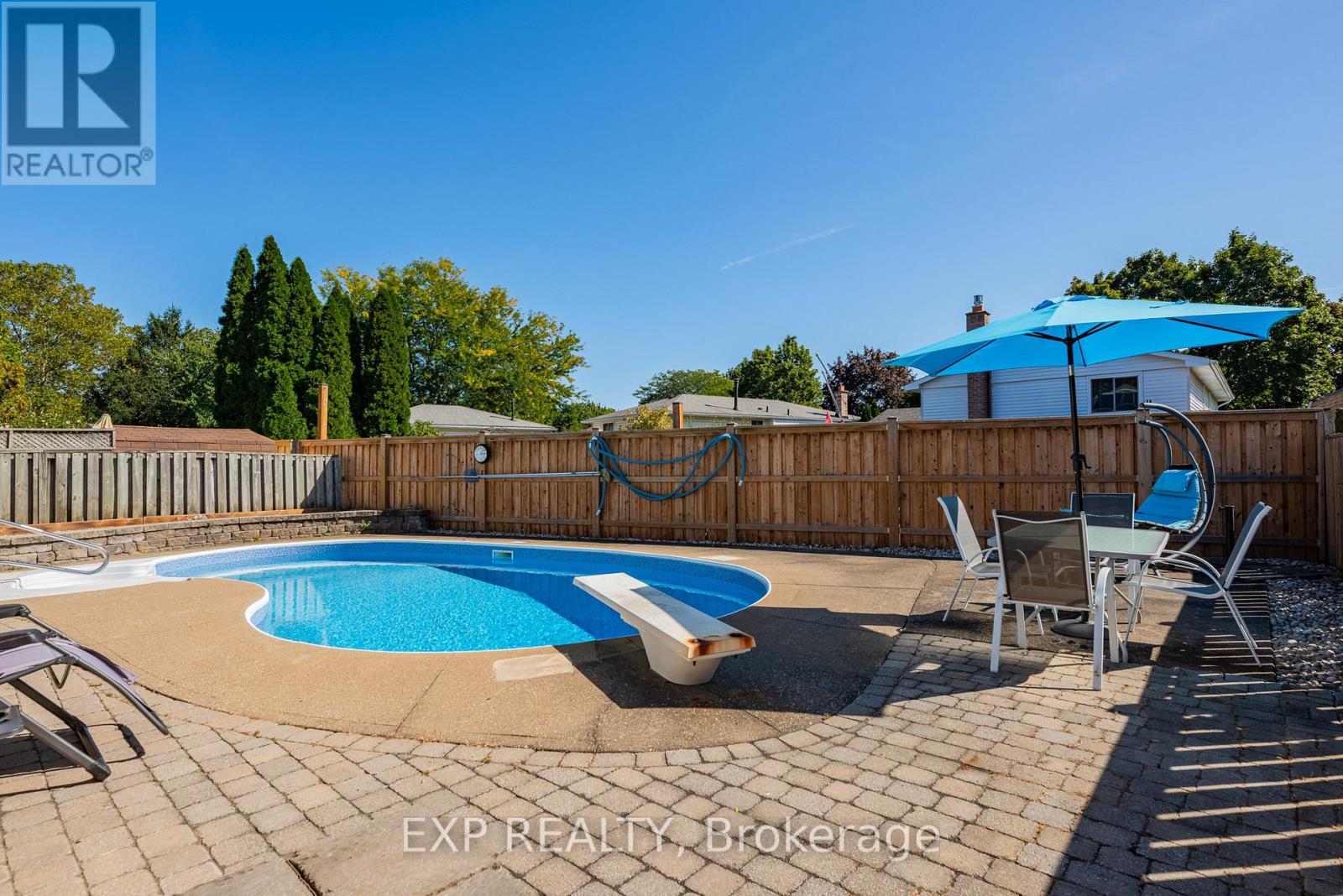 494 Scott Street, St. Catharines (Carlton/Bunting), ON - Outdoor With In Ground Pool With Backyard