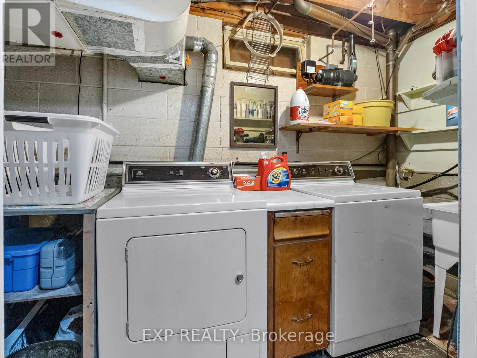 6711 Mcmicking Street, Niagara Falls (Stamford), ON - Indoor Photo Showing Laundry Room