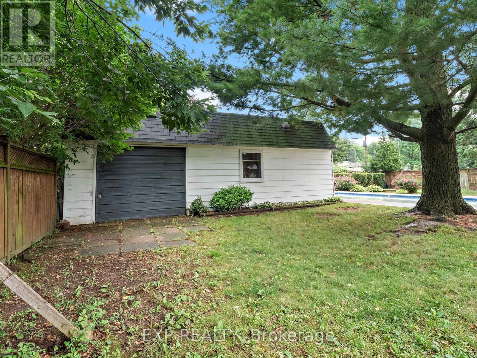 6711 Mcmicking Street, Niagara Falls (Stamford), ON - Outdoor