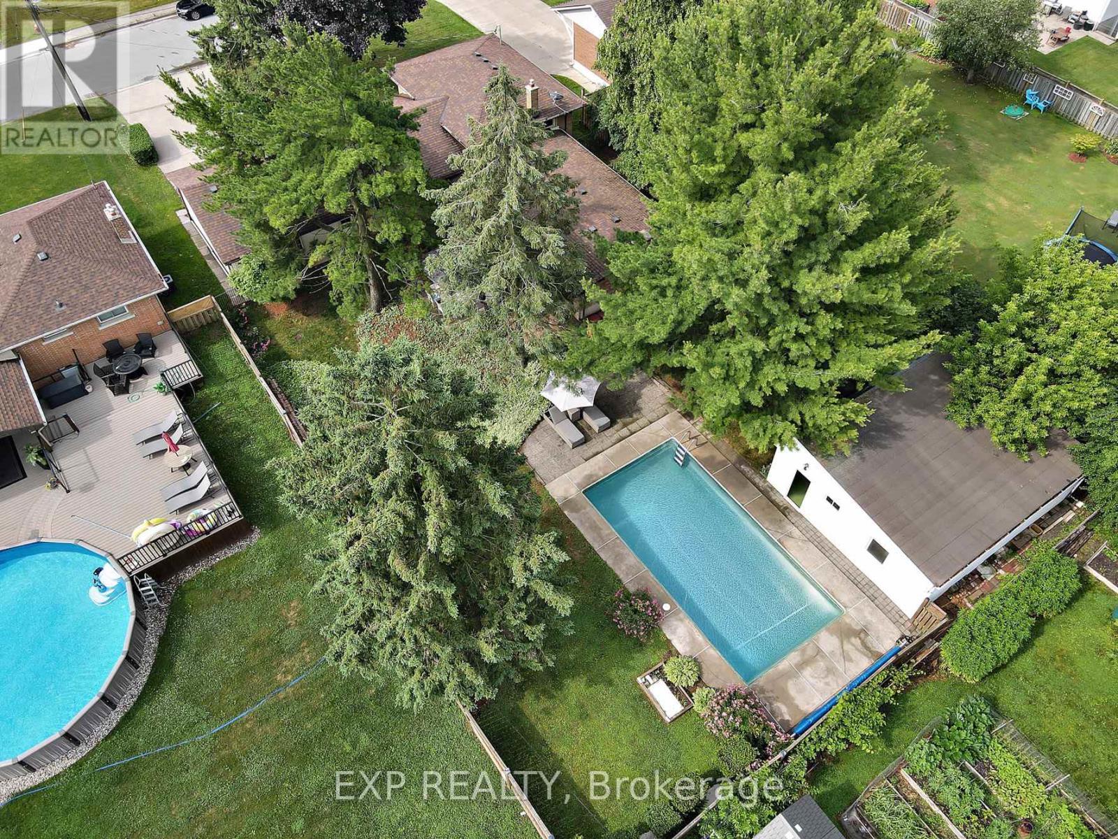 6711 Mcmicking Street, Niagara Falls (Stamford), ON - Outdoor With In Ground Pool With View