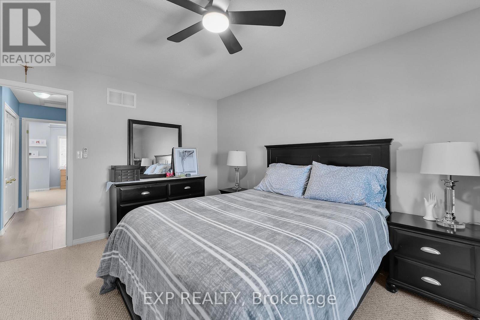 9 - 170 Dewitt Road, Hamilton (Stoney Creek), ON - Indoor Photo Showing Bedroom