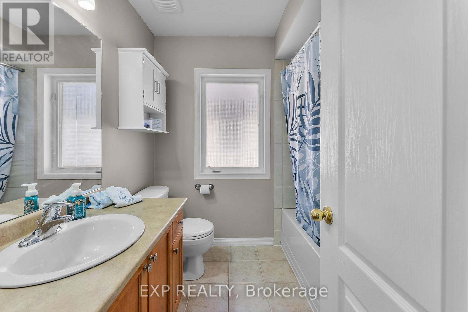 9 - 170 Dewitt Road, Hamilton (Stoney Creek), ON - Indoor Photo Showing Bathroom