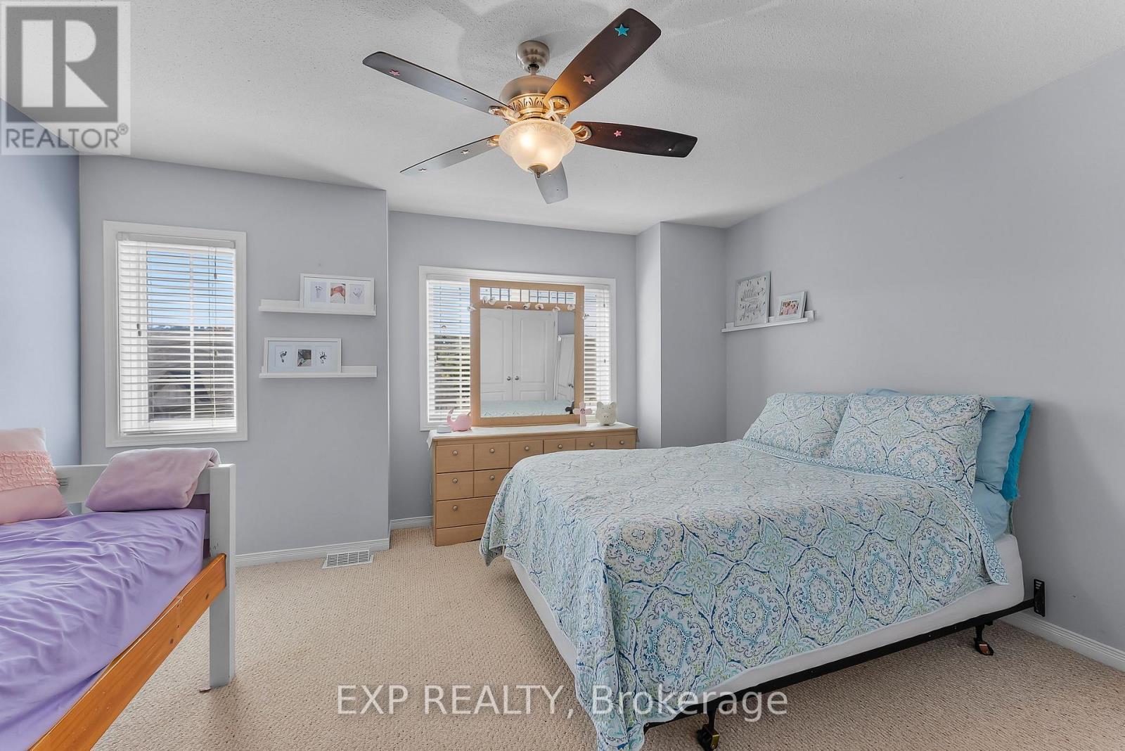 9 - 170 Dewitt Road, Hamilton (Stoney Creek), ON - Indoor Photo Showing Bedroom