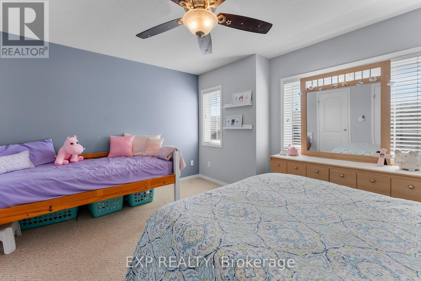 9 - 170 Dewitt Road, Hamilton (Stoney Creek), ON - Indoor Photo Showing Bedroom