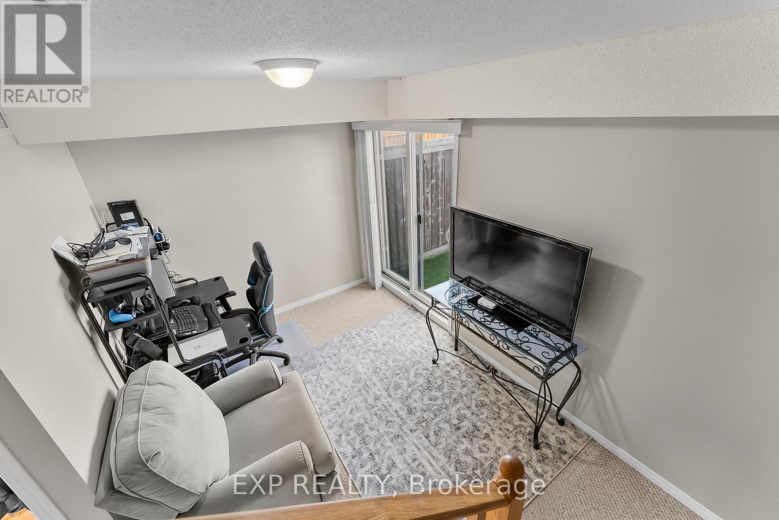 9 - 170 Dewitt Road, Hamilton (Stoney Creek), ON - Indoor