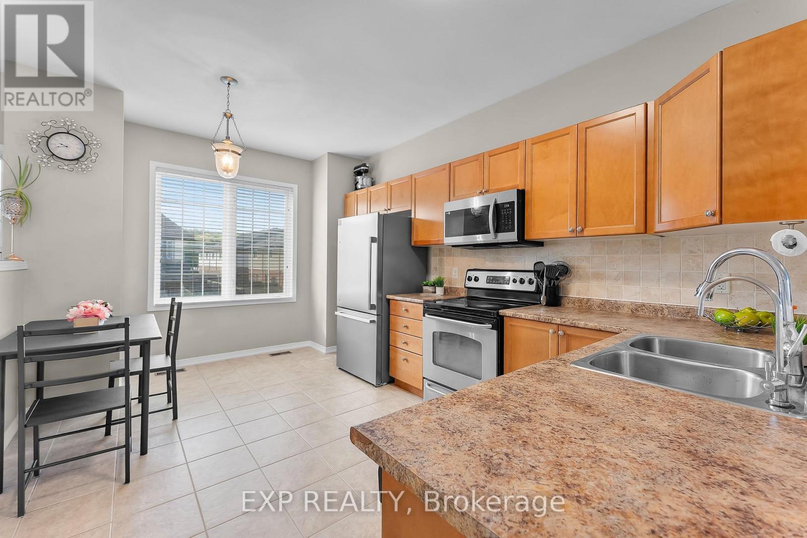 9 - 170 Dewitt Road, Hamilton (Stoney Creek), ON - Indoor Photo Showing Kitchen With Double Sink