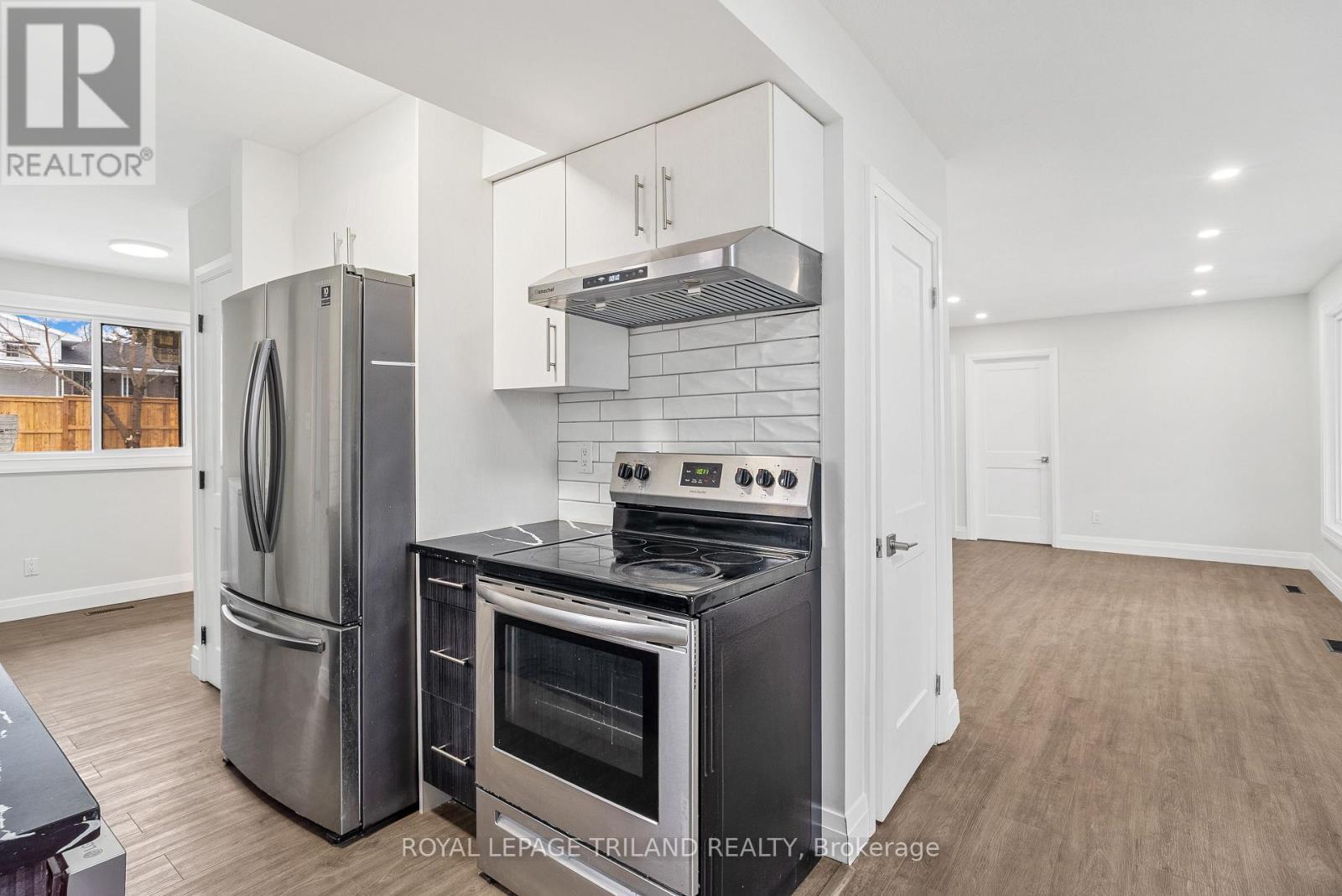 32 Parish Street, St. Thomas, ON - Indoor Photo Showing Kitchen