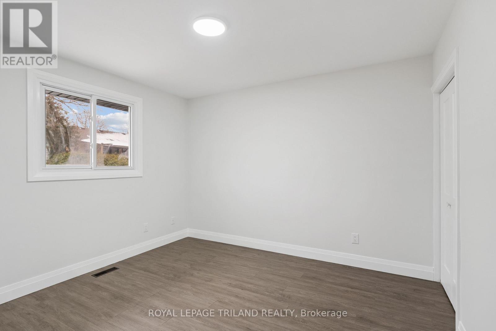 32 Parish Street, St. Thomas, ON - Indoor Photo Showing Other Room