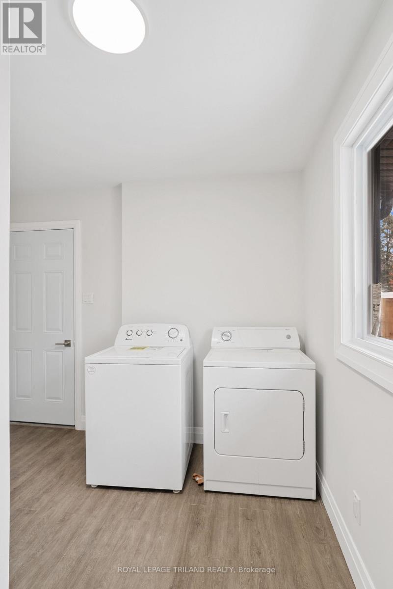 32 Parish Street, St. Thomas, ON - Indoor Photo Showing Laundry Room