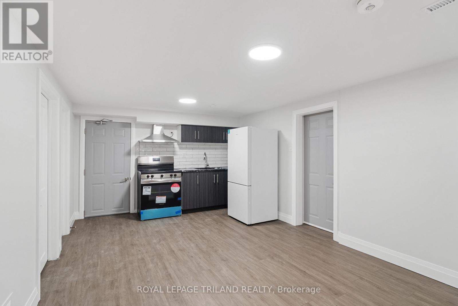 32 Parish Street, St. Thomas, ON - Indoor