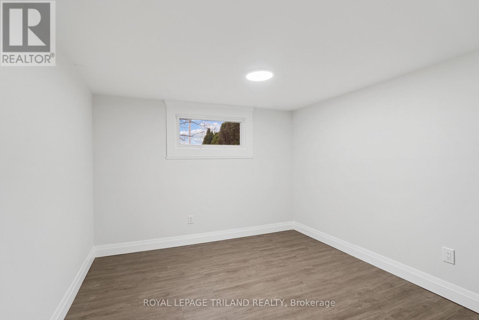 32 Parish Street, St. Thomas, ON - Indoor Photo Showing Other Room