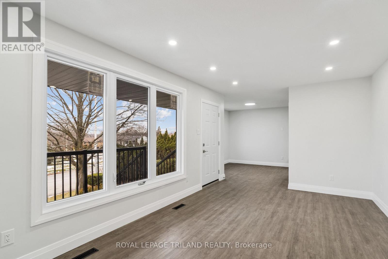 32 Parish Street, St. Thomas, ON - Indoor Photo Showing Other Room